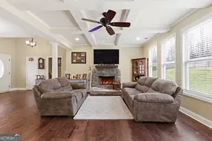 130 Maple Dr, Commerce, GA 30529 - Photo 2