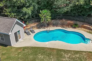 39 Hawthorne Pl, Sharpsburg, GA 30277 - Photo 2
