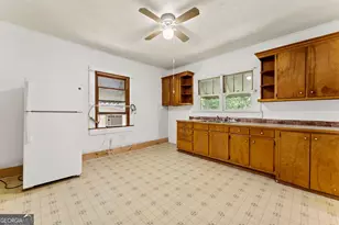 76 Park St, Commerce, GA 30529 - Photo 12