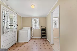 76 Park St, Commerce, GA 30529 - Photo 16