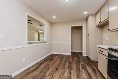 121 Eastlake Drive, Warner Robins, GA 31093 - Photo 8