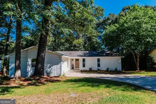 121 Eastlake Dr, Warner Robins, GA 31093 - Photo 2