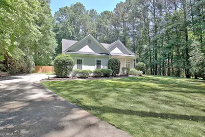 220 Farr Lake Drive, Tyrone, GA 30290 - Photo 4