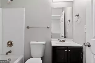 1121 Huntington Pl Cir, Lithonia, GA 30058 - Photo 22