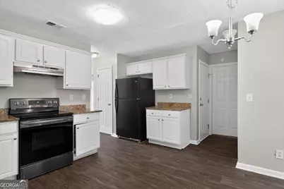 1121 Huntington Place Circle, Lithonia, GA 30058 - Photo 10