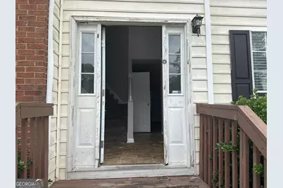 1121 Huntington Place Circle, Lithonia, GA 30058 - Photo 2