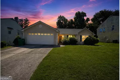 3235 Hunters Crossing Point, Lithonia, GA 30038 - Photo 2