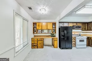 878 Lake Hollow Blvd SW, Marietta, GA 30064 - Photo 4