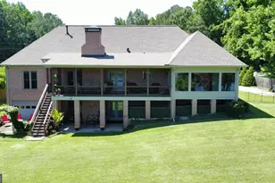 130 Beechvalley Dr, Sharpsburg, GA 30277 - Photo 2