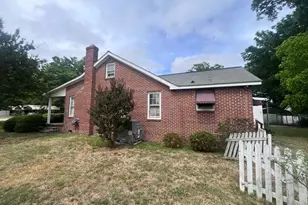 211 Gordon St, Thomson, GA 30824 - Photo 2
