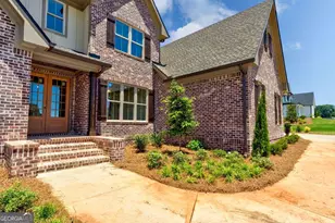 2262 Malcom Ests Dr, Bogart, GA 30622 - Photo 2