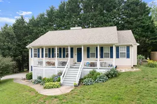 136 Mountain Overlook Dr, Cleveland, GA 30528 - Photo 2