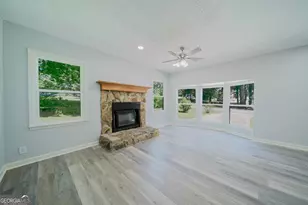 214 Oakridge Dr, Byron, GA 31008 - Photo 4