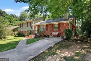 77 Crystal River Dr, Riverdale, GA 30274 - Photo 2
