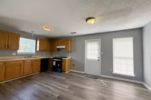 5684 Eagles Feather Ln, Riverdale, GA 30274 - Photo 10
