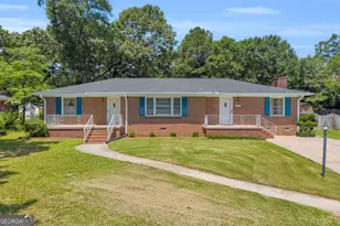 128 Smith St, Hartwell, GA 30643 - Photo 1