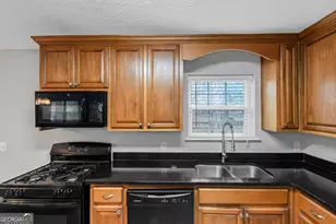 3653 Chestnut Lake Ct, Jonesboro, GA 30236 - Photo 6