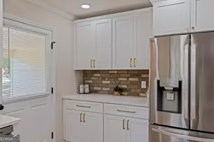 1010 Cherrywood Rd, Waycross, GA 31503 - Photo 8
