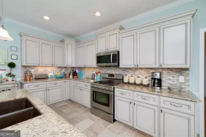 215 Oakwood Lakes Drive, Hampton, GA 30228 - Photo 10