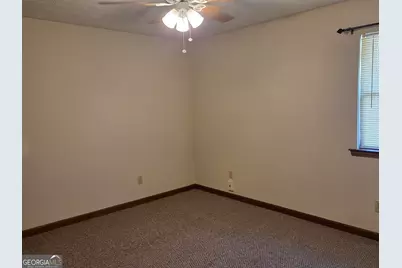 8437 Pineland Drive, Jonesboro, GA 30238 - Photo 14
