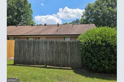 8437 Pineland Drive, Jonesboro, GA 30238 - Photo 4