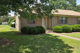 8437 Pineland Dr, Jonesboro, GA 30238 - Photo 2