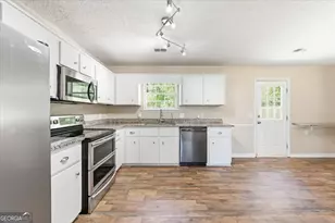 1325 Loblolly Dr, Hinesville, GA 31313 - Photo 10