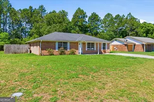 1325 Loblolly Dr, Hinesville, GA 31313 - Photo 2