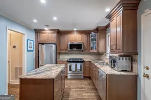 1002 Defoors Mill Dr NW, Atlanta, GA 30318 - Photo 14