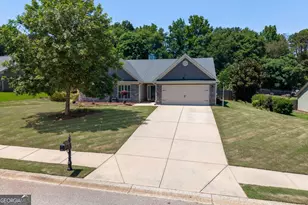 621 Lake Vista Dr, Jefferson, GA 30549 - Photo 2
