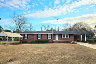 103 Martha Cir, Fitzgerald, GA 31750 - Photo 2