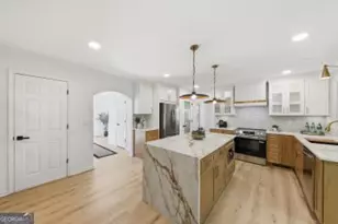 3774 Hollow Oak Ln, Stonecrest, GA 30038 - Photo 6