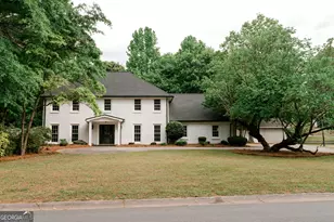 2395 Sumter Lake Dr, Marietta, GA 30062 - Photo 2