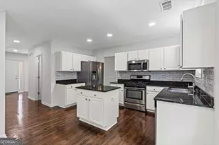 3360 Pierce Arrow Cir, Suwanee, GA 30024 - Photo 10