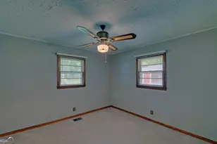 211 Hilltop Ln, Toccoa, GA 30577 - Photo 18