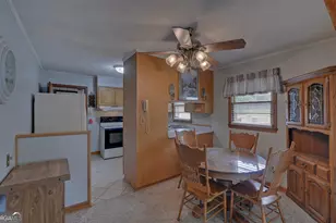 211 Hilltop Ln, Toccoa, GA 30577 - Photo 8