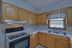 211 Hilltop Ln, Toccoa, GA 30577 - Photo 10