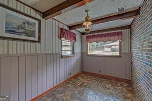 211 Hilltop Ln, Toccoa, GA 30577 - Photo 14