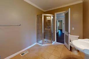 4052 W Johnson Cir, Chamblee, GA 30341 - Photo 14