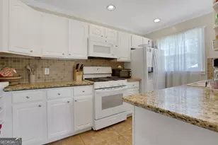 4052 W Johnson Cir, Chamblee, GA 30341 - Photo 10