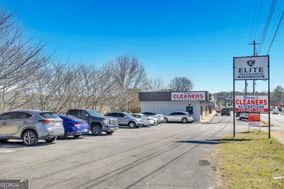188 E May Street, Winder, GA 30680 - Photo 1