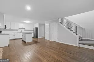 7127 Riverside Dr, Atlanta, GA 30328 - Photo 6