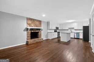 7127 Riverside Dr, Atlanta, GA 30328 - Photo 10