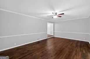 7127 Riverside Dr, Atlanta, GA 30328 - Photo 10