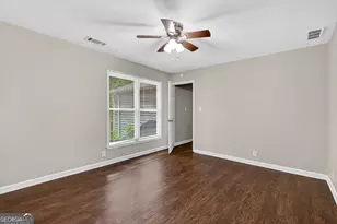 7127 Riverside Dr, Atlanta, GA 30328 - Photo 18