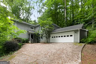 7127 Riverside Dr, Atlanta, GA 30328 - Photo 2