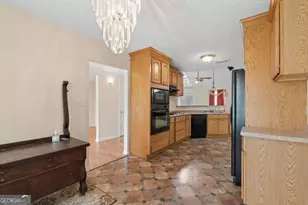 27 Darling St, Savannah, GA 31408 - Photo 10