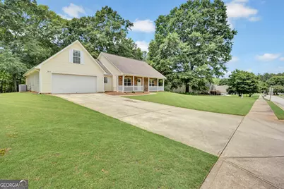 242 Richmond Drive, Social Circle, GA 30025 - Photo 2