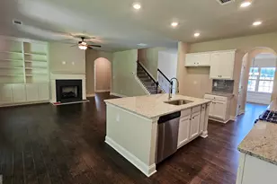 1006 Lakeview Oaks Ct, Grayson, GA 30017 - Photo 2