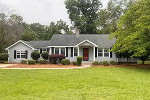 915 Cedar St, Metter, GA 30439 - Photo 1